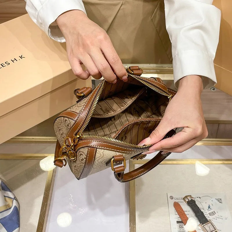 Brand Handheld Women's Bag 2025 New Designer Spring/Summer Luxury Pillow Bag Retro Single Shoulder Crossbody Bag