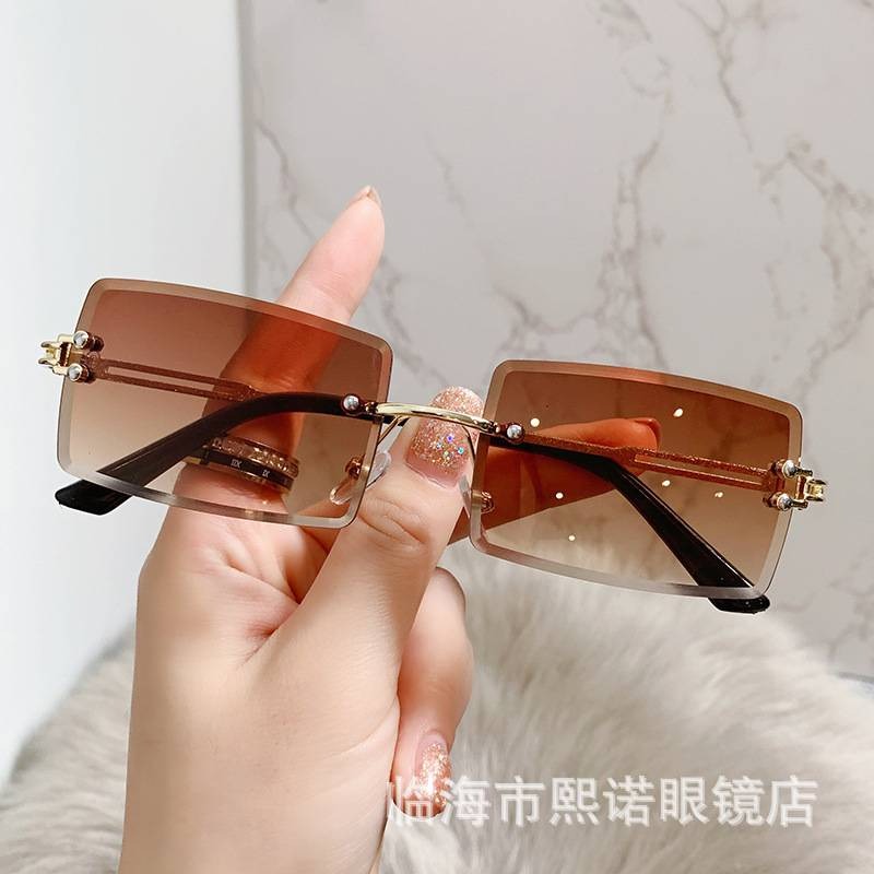 Ladies Stylish Sunglass